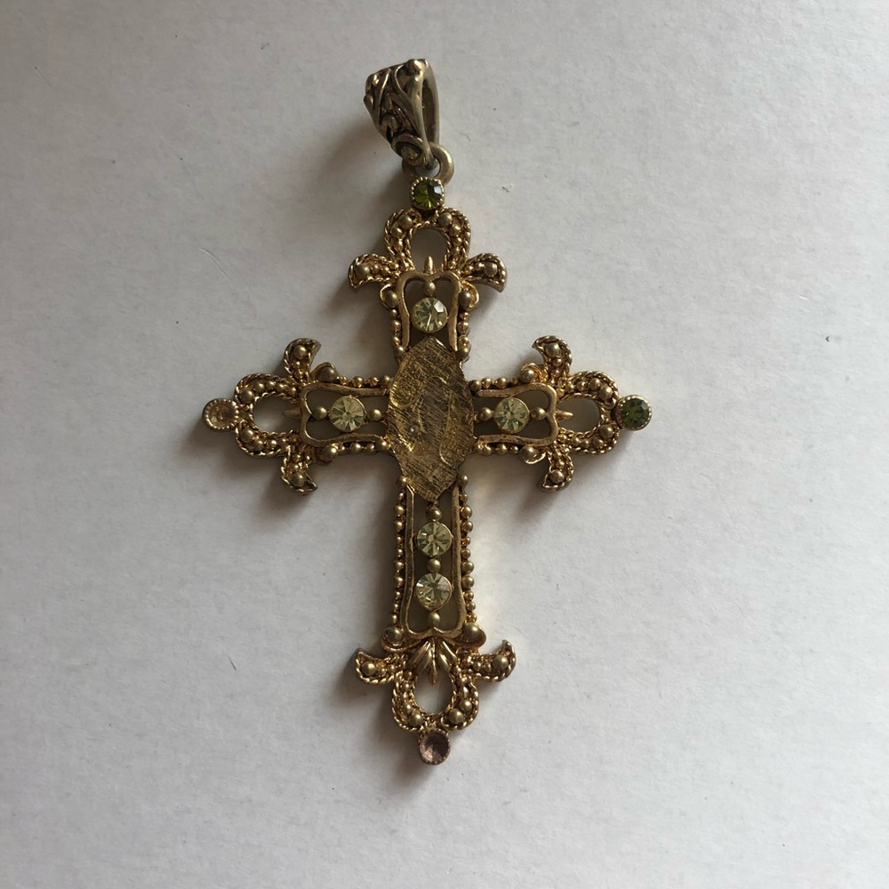 ✨Cross Pendant✨
